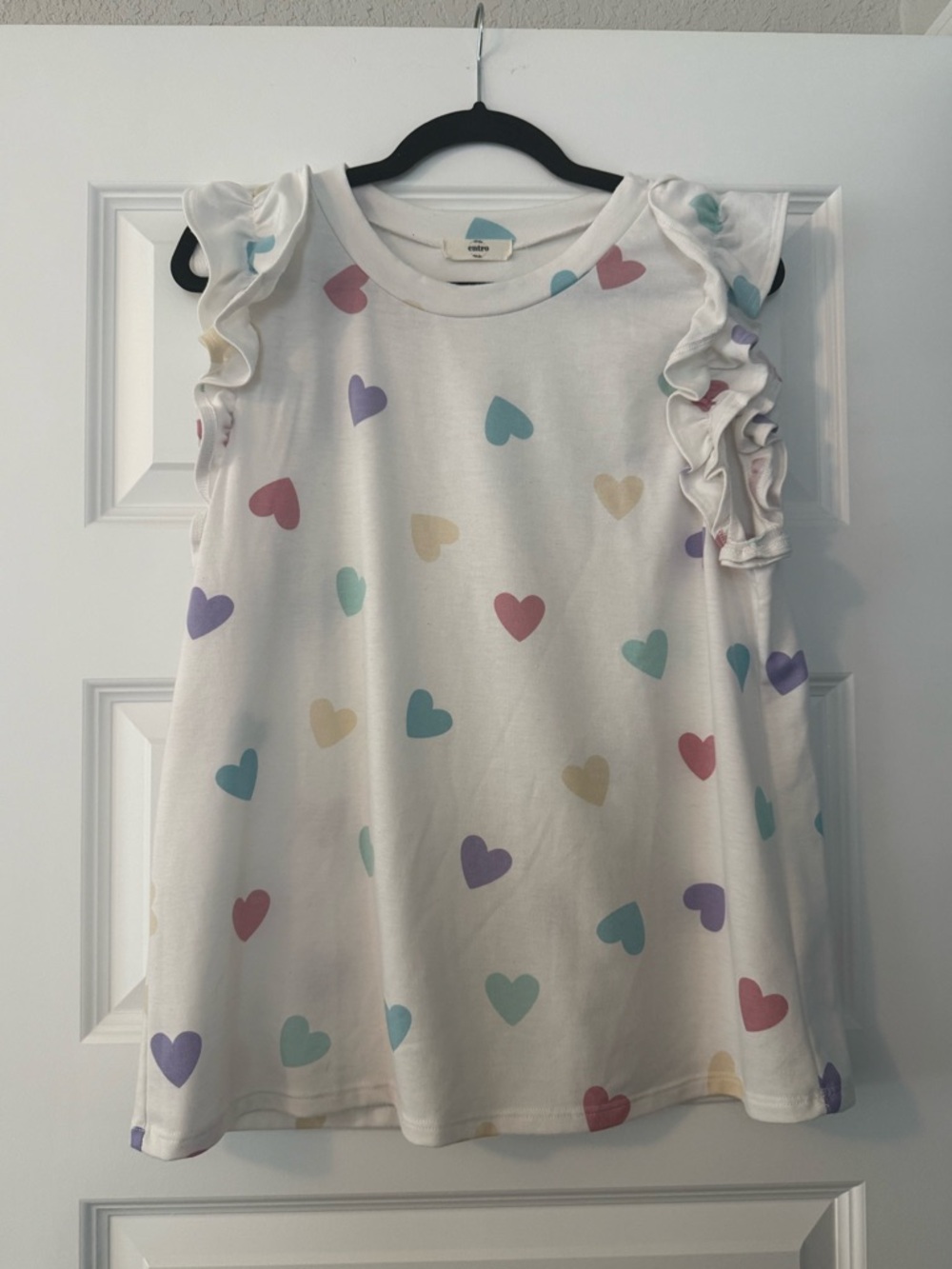 entro White Top with multi-color Heart Accent, Size L
